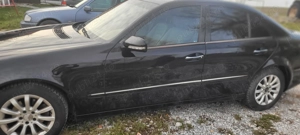 Mercedes Benz E-  Class - imagine 3