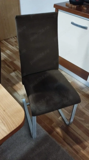 Vând 8 scaune de bucătărie living