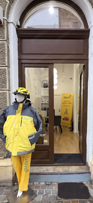 Partener oficial Glovo , Angajam curieri in Craiova