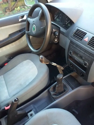 Skoda fabia  adaptat persoanelor cu dizabilitati locomotorii - imagine 3