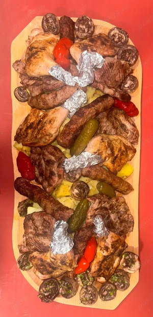 Platouri de sarbatori cu aperitive sau friptura
