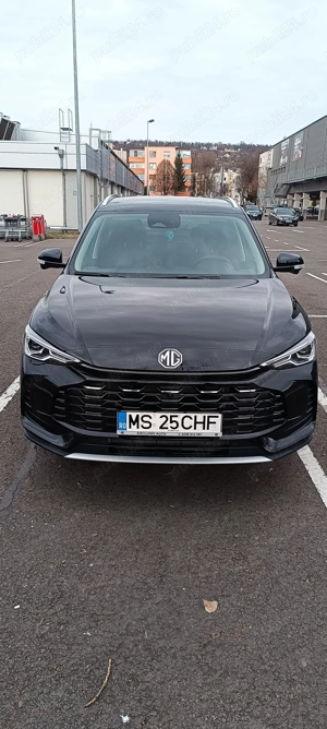 MG ZS HEV 5 usi Exclusive 1.5L GSL HEV 197 CP AT 2025 - imagine 9