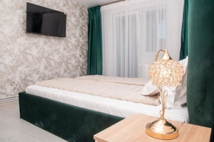 Inchiriez apartament , 2 camere , semidecomandat , etaj 4 , Splaiul 1 decembrie , cu vedere superba - imagine 7