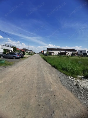 Proprietar vand teren intravilan 765 mp  toate utilitățile front stradal 19m - imagine 2