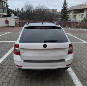 Skoda Octavia Combi Diesel 1.6 TDI DSG Style - imagine 6