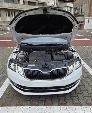 Skoda Octavia Combi Diesel 1.6 TDI DSG Style - imagine 11