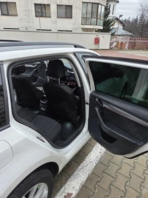 Skoda Octavia Combi Diesel 1.6 TDI DSG Style - imagine 10