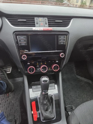 Skoda Octavia Combi Diesel 1.6 TDI DSG Style - imagine 14