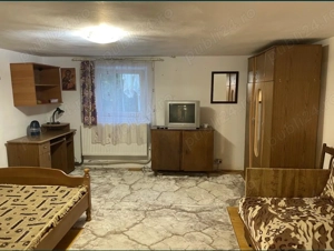 Ofer spre închiriere garsonieră în zona centrală