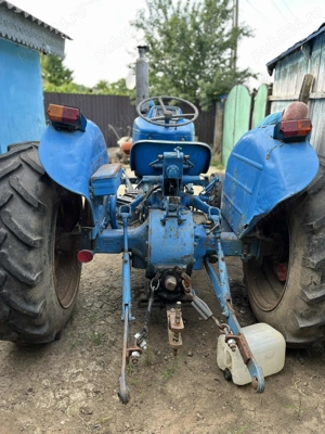 Tractor Ford 3000 recondiționat  - imagine 4