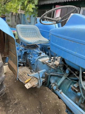 Tractor Ford 3000 recondiționat  - imagine 3