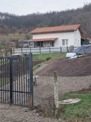 Proprietar vând casă 