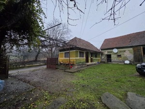 Casă tradițională în localitatea Vărmaga, județul Hunedoara - imagine 5