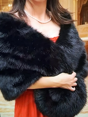 Șal din blană artificială, mărime universală , 4 culori, alb,roșu,negru,maro deschis,165 x 50 cm.