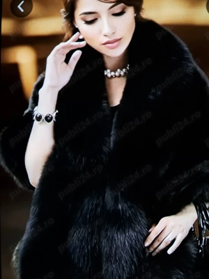 Sal din blana artificiala cu guler,marime universala , 2 culori, negru  si grena,165 x 50 cm.