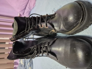 Vand ghete din piele naturala pentru femei.