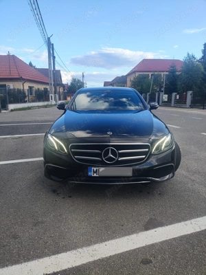 Vând Mercedes E 220 Panoramic 2018 - imagine 2