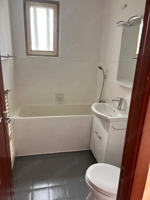 Apartament in Vulcan (Hunedoara), ultracentral, mobilat - imagine 3