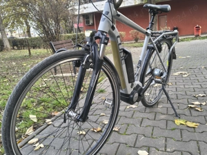 Bicicleta electrica cube hybrid 