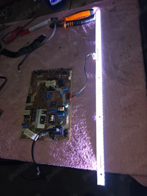 bareta led de pe tv Samsung ue49k5672