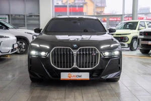 BMW Seria 7 M 760 e xDrive - imagine 2