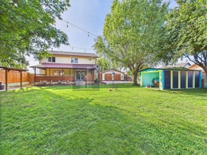 Vânzare casă P+M, 7 camere, 4 dormitoare, 4 băi, garaj 3 autoturisme