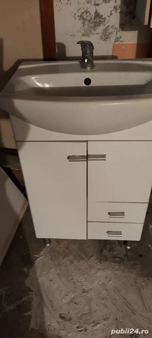 vand corp baie compus din lavoar baterie si dulap ff. putin folosit la jumatate pret