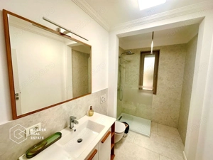 Apartament premium, zona Subcetate, 3 camere, 2 bai, loc parcare, sala, piscina - imagine 15
