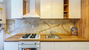 Apartament ultrafinisat de vanzare, decomandat  - imagine 5