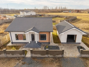 Oferta! Direct proprietar Casa individuala + garaj/apartament