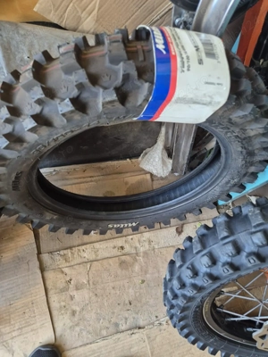 De vânzare, roți mici Ptr KTM 85CC,CU Anvelope + Un Alt Set Noi De Anvelope.Vnad SI GAS GAS 65CC