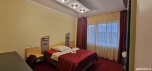 Spatiu pentru:  sediu firmă-birouri ,amenajat si mobilat pentru regim hotelier Airbnb. - imagine 15