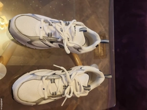 vind Adidas NB oroginali