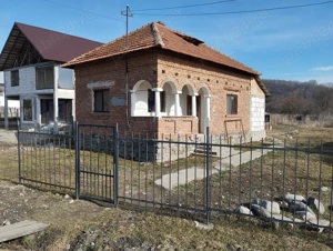 Casa de vânzare cu toate utilitățile - imagine 2