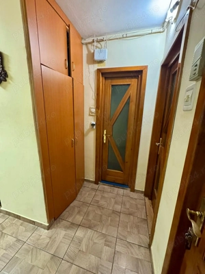 Apartament de 3 camere zona TRACTORUL - imagine 9