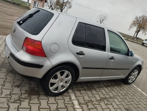 Vând golf 4 benzină  - imagine 3