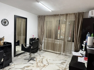 Inchiriez post manichiura-pedichiura