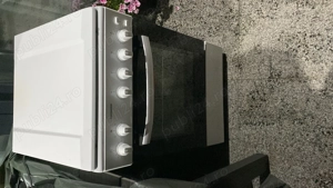 Vând aragaz heinner 