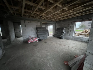 Vând casa in Lazu - imagine 2