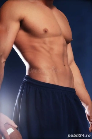 Barbat, 35 de ani, doar pentru doamne și domnișoare!