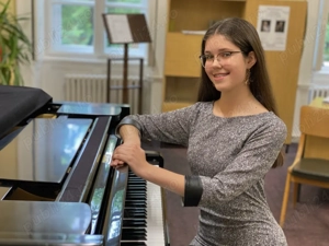 Cursuri gratuite de orgă   Înscrie-te acum! Orga la dispoziție GRATUIT - Exersare și cursuri de orgă