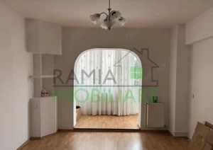 Apartament 2 camere zona etaj 1