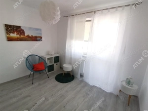 Apartament 3 camere decomandate balcon parcare zona Calea Cisnadiei