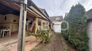 Casa de vanzare 6 camere loc de relaxare garaj teren 669 mp Cornatel - imagine 5