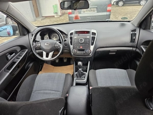 Vând Kia Ceed SW 1.6 diesel (CRDI), an 2011, Euro 5, 228.000 km, istoric la zi, etc; - imagine 5