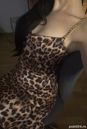 Fata simpla, frumoasa si eleganta