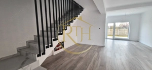 Duplex de vanzare cu 4 camere,2 bai,250 mp teren-Mosnita Veche zona Centrala.