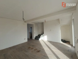 Casa insiruita cu 3 camere si teren de 200 mp, Parter + Etaj, zona Giroc - imagine 2