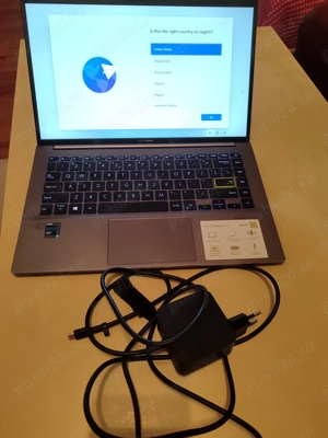 Laptop ultraportabil ASUS VivoBook S14