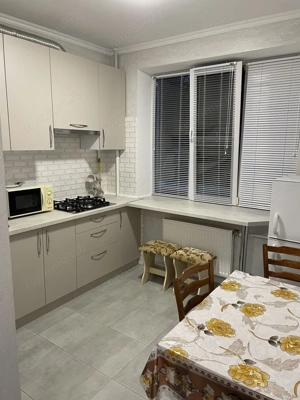 De inchiriat apartament 1 camera in zona Soarelui - imagine 3